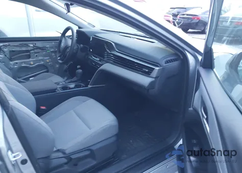 2025 Toyota Camry Le z USA, uszkodzony, nr VIN 4T1DAACK0SU201163